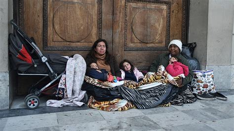 muchachas fotos|Personas en situación de calle. .